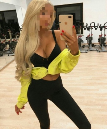 🌟
Моя нежная кожа, соблазнительные формы и изящные движения оставят тебя безумно возбужденным. 💋
Я знаю, как доставить максимум удовольствия и расслабления. Мои услуги включают классический и эротический массаж, оральный секс, а также различные ролевые игры и фетиш. 😈
Каждая минута со мной будет наполнена страстью и нежностью. 💏
У меня есть много положительных отзывов от довольных клиентов, которые восхищаются не только моей красотой, но и профессионализмом. 🌹
Приглашаю вас в мою уютную и расслабляющую обстановку в самом сердце Москвы, где каждый момент будет наполнен взрывом эмоций и наслаждения. 🏰
Для вашего комфорта и конфиденциальности у меня есть уютная квартира и парковка рядом. 🏠🚗
Смело позвоните мне и доверьте себя моим нежным рукам и страстным желаниям. Жду встречи с нетерпением!
*фото* Наталья